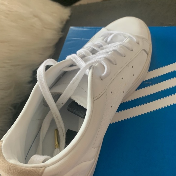 Adidas  in box - worn once - 7 - Picture 3 of 4